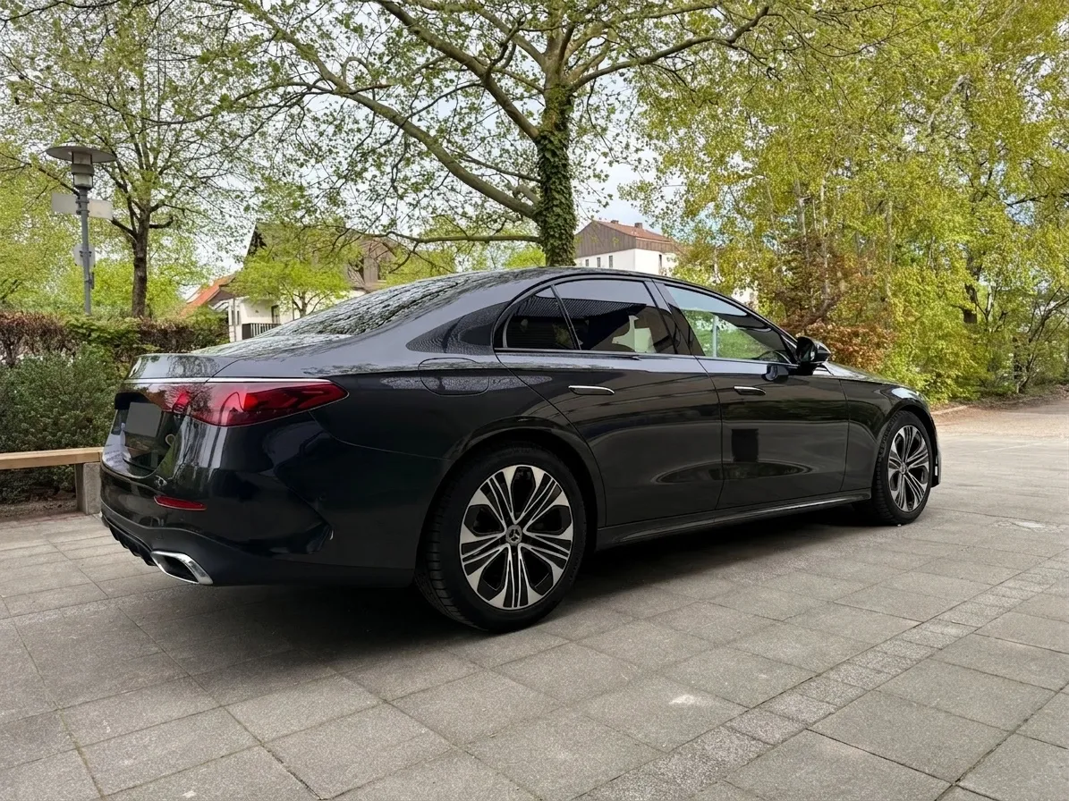 Mercedes-Benz E-Klasse Chauffeur Service
