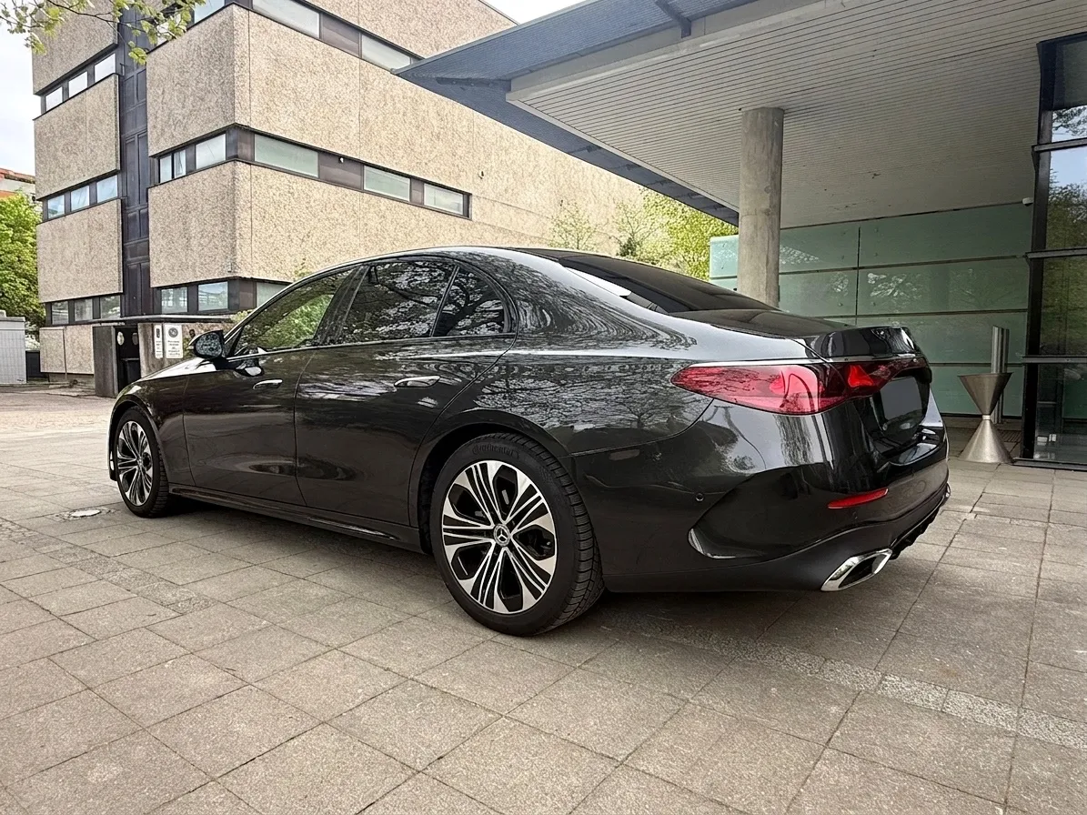 Mercedes-Benz E-Klasse Seitenansicht